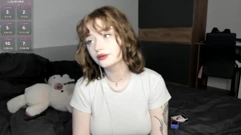 Snapshot of kirameowcam chatting on 04/30/26, 08:15 kirameowcam online show from 04/30/26, 08:15
