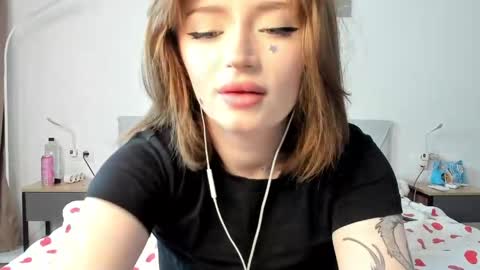 Snapshot of kirameowcam chatting on 05/16/26, 09:46 kirameowcam online show from 05/16/26, 09:46