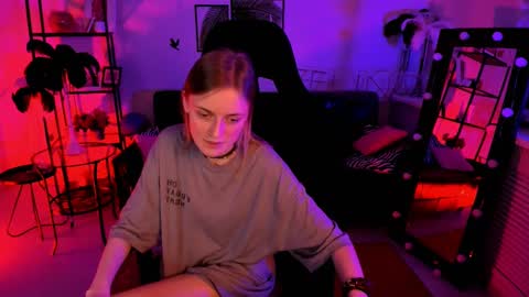 Kira online show from 02/18/25, 02:38