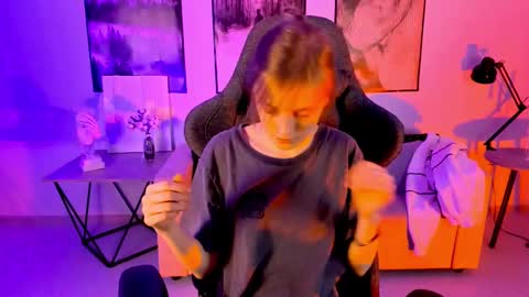 Kira online show from 02/27/25, 02:32