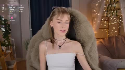 Kira online show from 04/10/26, 11:53