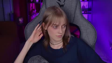 Kira online show from 04/25/26, 11:35