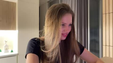 Kira online show from 12/19/25, 05:31