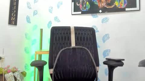 kiran_01 online show from 10/24/25, 10:39