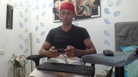 kiran_01 online show from 12/18/25, 10:49