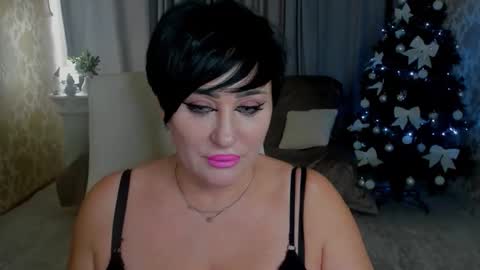 Snapshot of kiratempt chatting on 12/14/25, 10:20 Kira online show from 12/14/25, 10:20