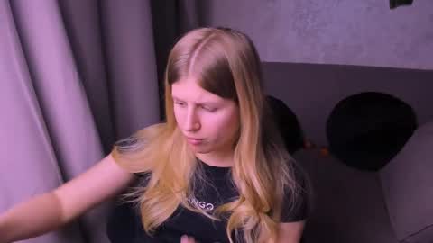 Snapshot of kirraa_ chatting on 12/01/24, 09:59 Kira online show from 12/01/24, 09:59