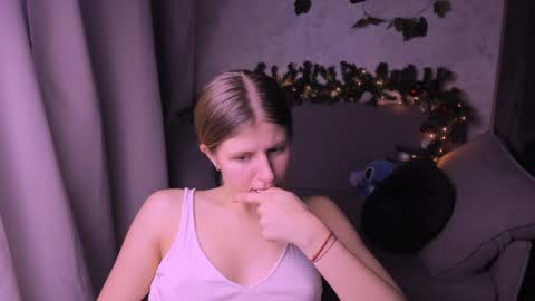 Snapshot of kirraa_ chatting on 12/06/24, 11:03 Kira online show from 12/06/24, 11:03