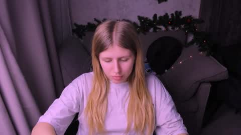 Snapshot of kirraa_ chatting on 12/13/24, 09:41 Kira online show from 12/13/24, 09:41