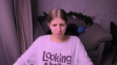 Snapshot of kirraa_ chatting on 01/04/25, 08:05 Kira online show from 01/04/25, 08:05