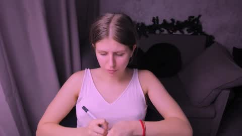 Snapshot of kirraa_ chatting on 01/11/25, 11:56 Kira online show from 01/11/25, 11:56