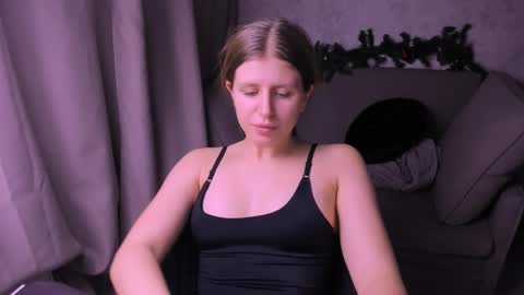 Snapshot of kirraa_ chatting on 01/16/25, 06:59 Kira online show from 01/16/25, 06:59