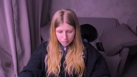 Snapshot of kirraa_ chatting on 01/18/25, 07:58 Kira online show from 01/18/25, 07:58