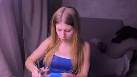 Snapshot of kirraa_ chatting on 02/13/25, 08:55 Kira online show from 02/13/25, 08:55