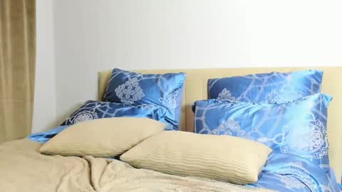 Kira online show from 02/14/26, 12:18