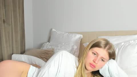 Kira online show from 04/24/26, 08:22