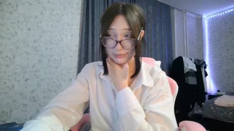 Snapshot of kirstievelasco chatting on 09/15/25, 06:30 Nicole online show from 09/15/25, 06:30