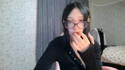 Snapshot of kirstievelasco chatting on 09/25/25, 06:44 Nicole online show from 09/25/25, 06:44