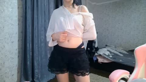 Snapshot of kirstievelasco chatting on 10/09/25, 06:28 Nicole online show from 10/09/25, 06:28