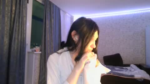 Snapshot of kirstievelasco chatting on 10/13/25, 06:08 Nicole online show from 10/13/25, 06:08