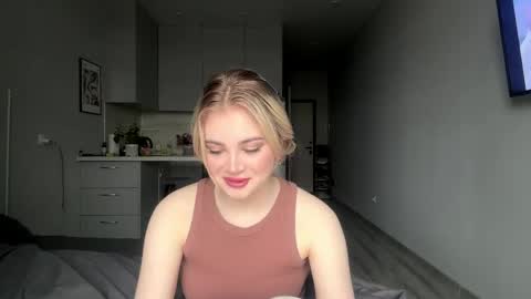 Kira online show from 04/21/26, 09:04