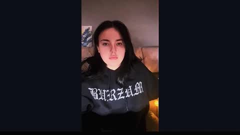 Kira online show from 10/21/25, 07:14