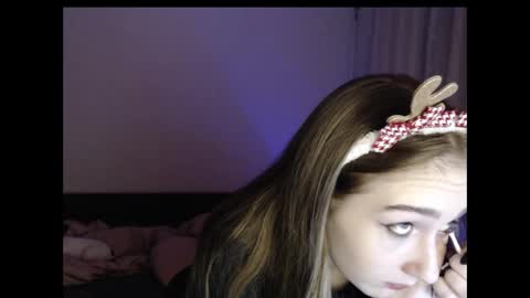 Snapshot of kisa____ chatting on 12/24/24, 09:22 kisa____ online show from 12/24/24, 09:22