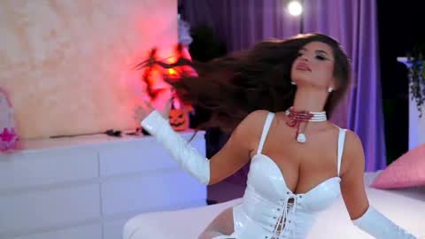 Kiss Jess online show from 10/31/25, 08:10