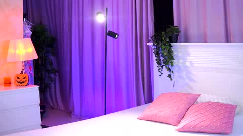 Kiss Jess online show from 11/05/25, 04:29