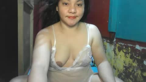 Snapshot of kiss_me_loves chatting on 11/04/25, 09:52 kiss_me_loves online show from 11/04/25, 09:52
