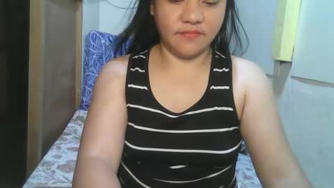 Snapshot of kiss_me_loves chatting on 02/21/26, 01:17 kiss_me_loves online show from 02/21/26, 01:17