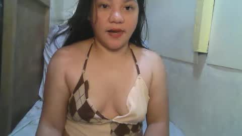 Snapshot of kiss_me_loves chatting on 04/18/26, 02:37 kiss_me_loves online show from 04/18/26, 02:37