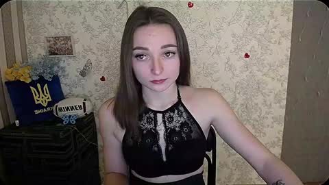 Snapshot of kiss_shy chatting on 12/13/24, 11:02 Valeria online show from 12/13/24, 11:02