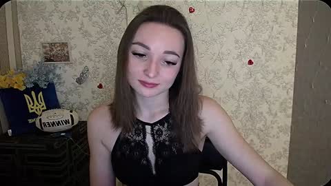 Snapshot of kiss_shy chatting on 12/17/24, 06:24 Valeria online show from 12/17/24, 06:24