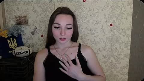 Snapshot of kiss_shy chatting on 12/17/24, 12:33 Valeria online show from 12/17/24, 12:33