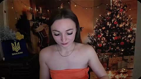 Snapshot of kiss_shy chatting on 12/21/24, 09:55 Valeria online show from 12/21/24, 09:55