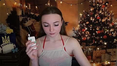 Snapshot of kiss_shy chatting on 12/28/24, 12:35 Valeria online show from 12/28/24, 12:35