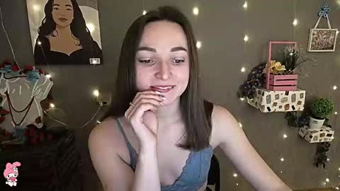 Snapshot of kiss_shy chatting on 02/09/25, 08:11 Valeria online show from 02/09/25, 08:11