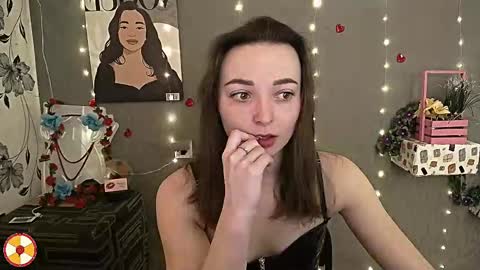 Snapshot of kiss_shy chatting on 02/25/25, 06:25 Valeria online show from 02/25/25, 06:25