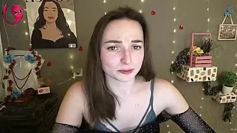 Snapshot of kiss_shy chatting on 03/01/25, 12:45 Valeria online show from 03/01/25, 12:45