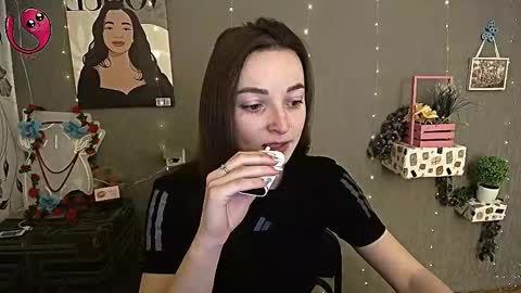 Snapshot of kiss_shy chatting on 03/03/25, 08:27 Valeria online show from 03/03/25, 08:27