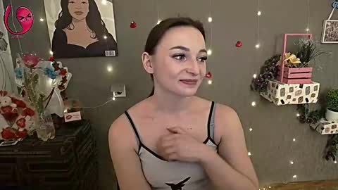 Snapshot of kiss_shy chatting on 03/08/25, 10:43 Valeria online show from 03/08/25, 10:43