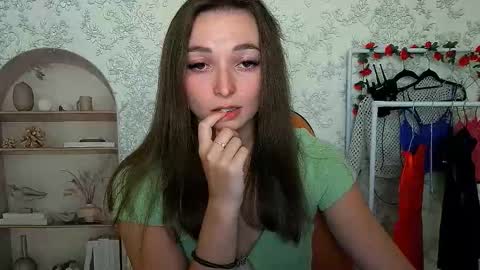 Snapshot of kiss_shy chatting on 09/26/25, 03:27 Valeria online show from 09/26/25, 03:27