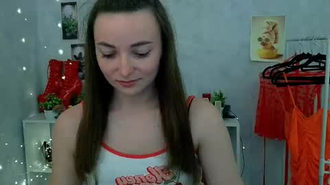 Snapshot of kiss_shy chatting on 05/06/26, 01:05 Valeria online show from 05/06/26, 01:05
