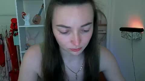 Snapshot of kiss_shy chatting on 06/01/26, 05:03 Valeria online show from 06/01/26, 05:03