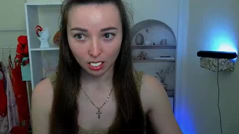 Snapshot of kiss_shy chatting on 06/02/26, 05:42 Valeria online show from 06/02/26, 05:42