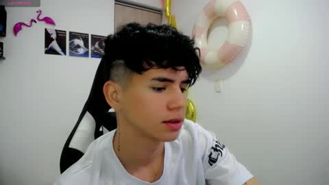 Snapshot of kiss_whitee chatting on 09/22/25, 01:29 kiss_whitee online show from 09/22/25, 01:29