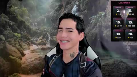 Snapshot of kiss_whitee chatting on 02/24/26, 02:04 kiss_whitee online show from 02/24/26, 02:04