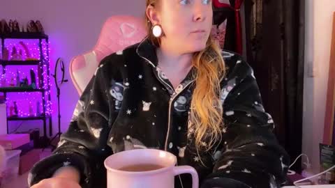 kissica online show from 11/24/25, 07:02