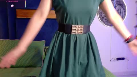 Kissing Company online show from 10/17/25, 08:50